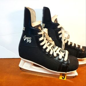 CCM Champion 90 Ice Skates Men's Size 5